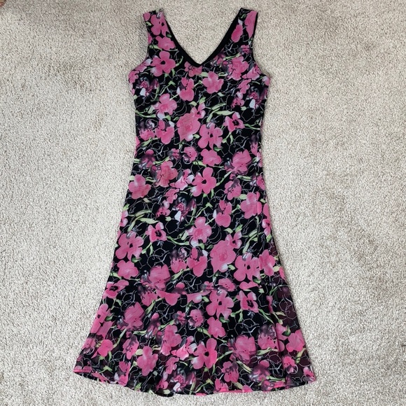 Mandee Dress with flowery prints 😻 - Picture 3 of 15